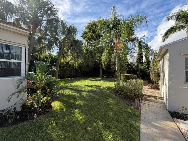 $3,800 | 1219 North Lakeside Drive, Lake Worth Beach, FL 33460