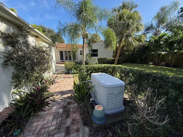 $3,800 | 1219 North Lakeside Drive, Lake Worth Beach, FL 33460