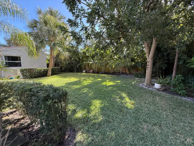 $3,800 | 1219 North Lakeside Drive, Lake Worth Beach, FL 33460