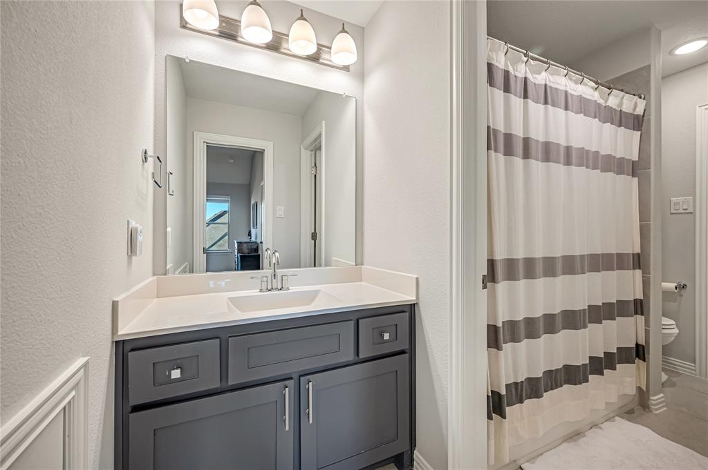 12412 Cottage Lane Frisco, TX 75035 - Photo 28 of 40 3 Bathroom upstars