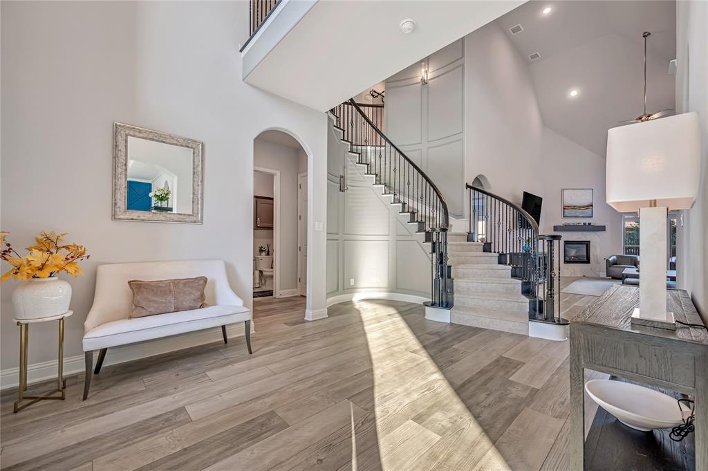 12412 Cottage Lane Frisco, TX 75035 - Photo 6 of 40 Foyer