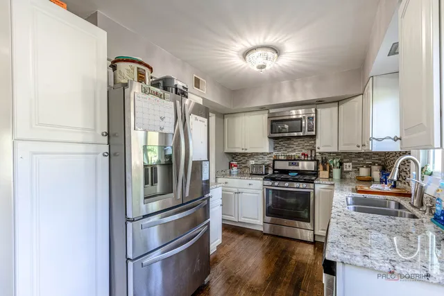 $295,000 | 571 Nash Road, Crystal Lake, IL 60014