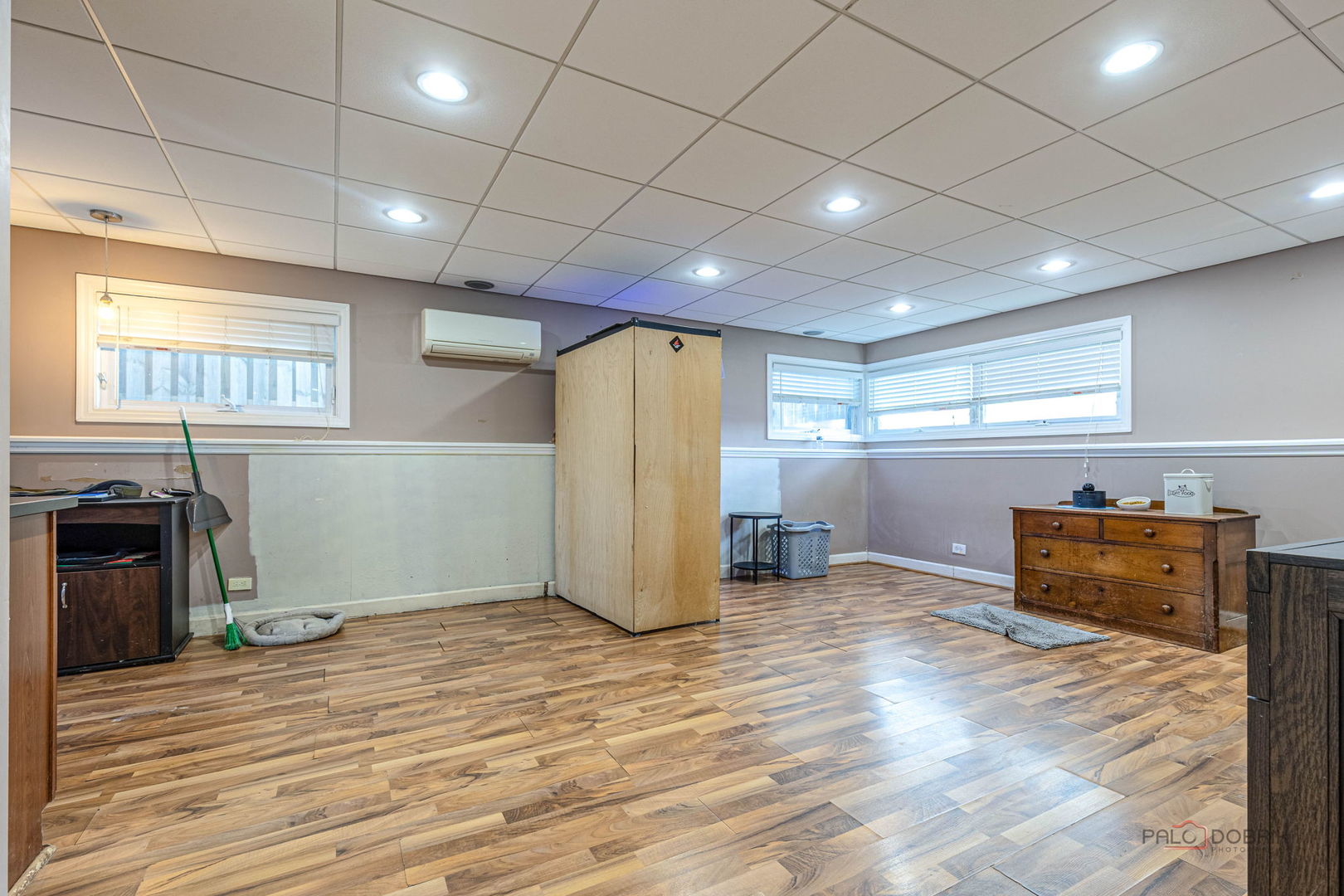 571 Nash Road Crystal Lake, IL 60014 - Photo 21 of 29 a view of a livingroom with a kitchen