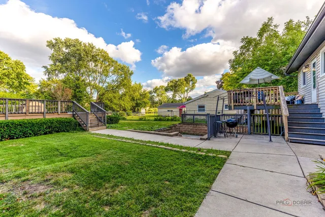 $295,000 | 571 Nash Road, Crystal Lake, IL 60014