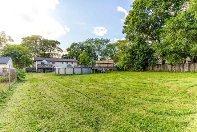 $295,000 | 571 Nash Road, Crystal Lake, IL 60014