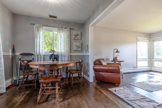 $295,000 | 571 Nash Road, Crystal Lake, IL 60014