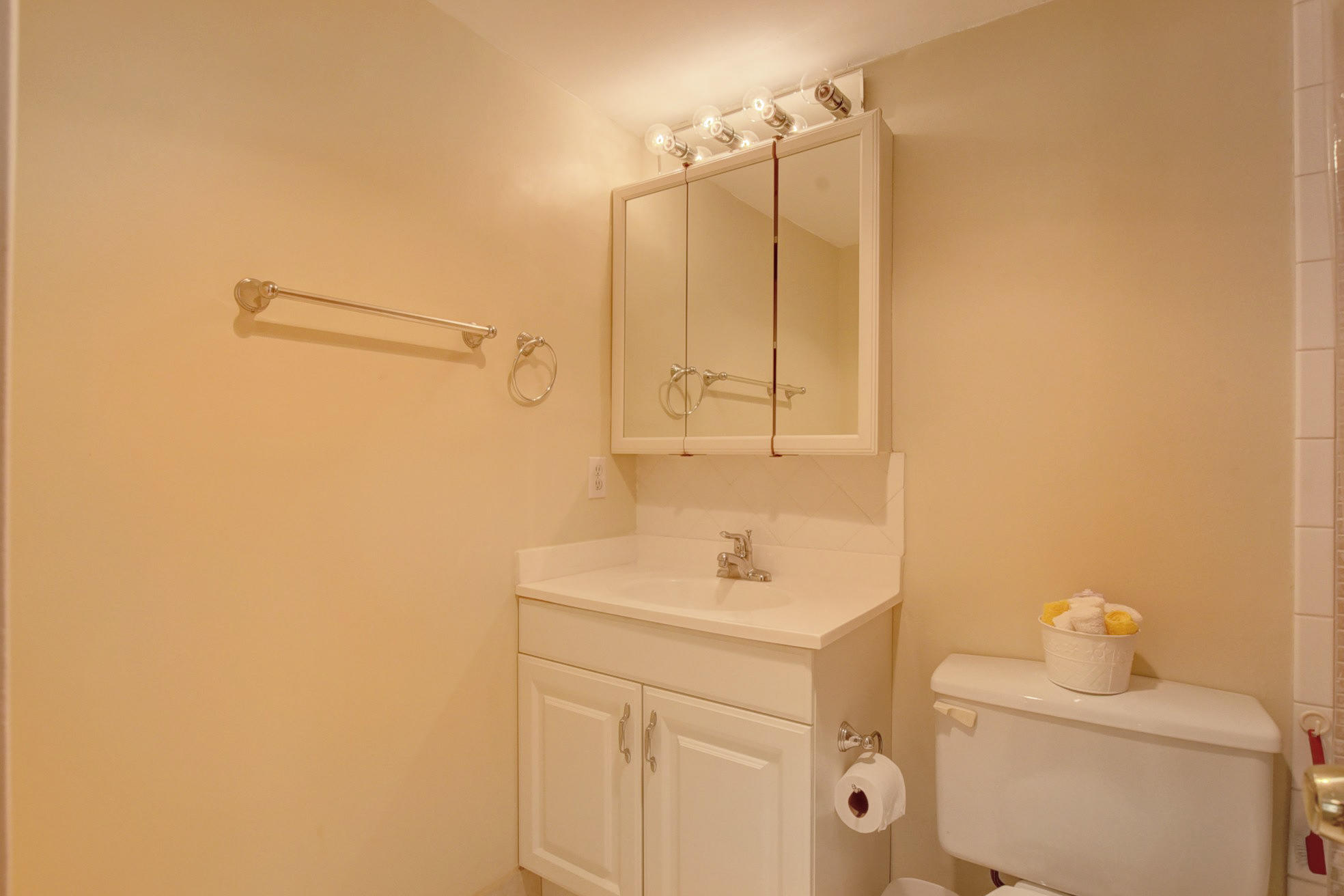 191 Mansfield F Boca Raton, FL 33434 - Photo 19 of 42 Master Bath