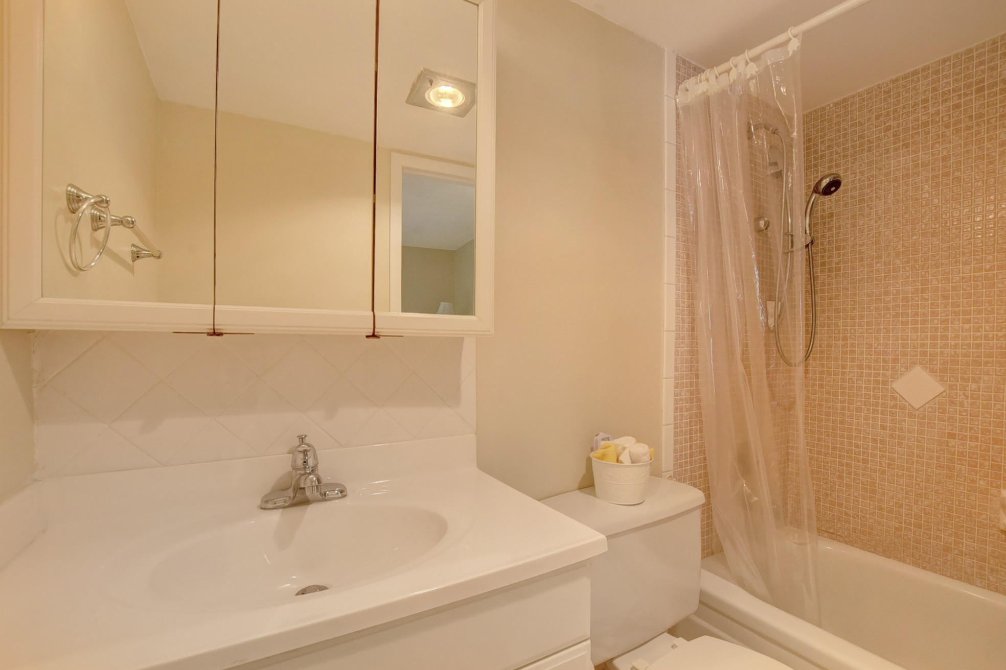 191 Mansfield F Boca Raton, FL 33434 - Photo 20 of 42 Master Bath
