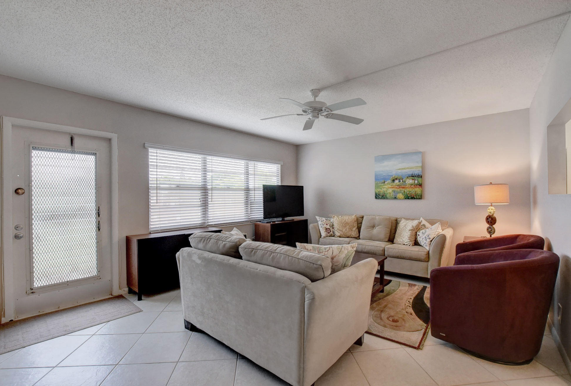 191 Mansfield F Boca Raton, FL 33434 - Photo 2 of 42 living room