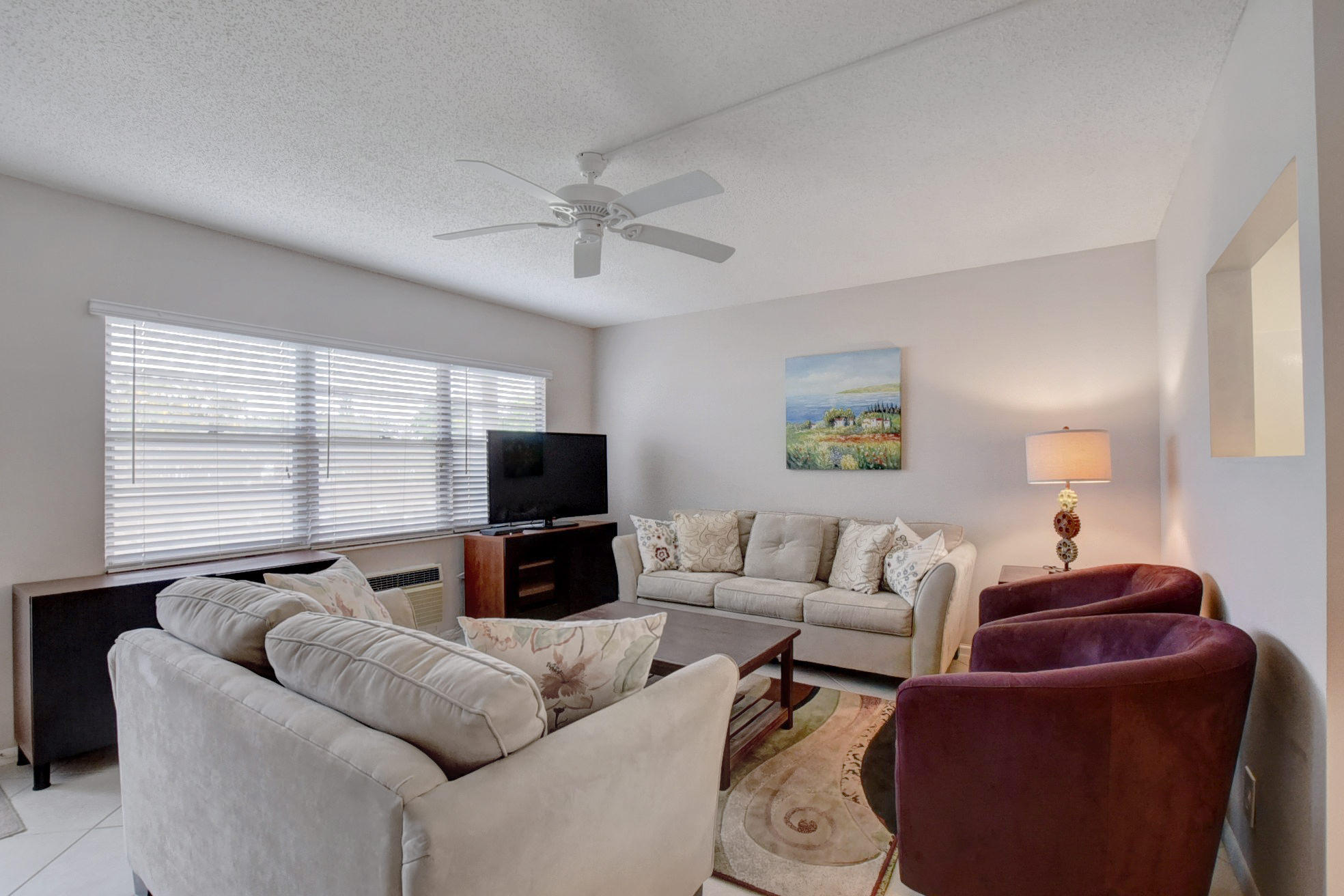 191 Mansfield F Boca Raton, FL 33434 - Photo 3 of 42 Living room