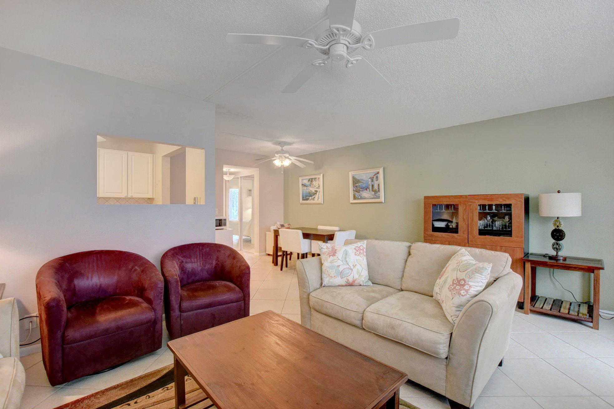 191 Mansfield F Boca Raton, FL 33434 - Photo 4 of 42 Living room