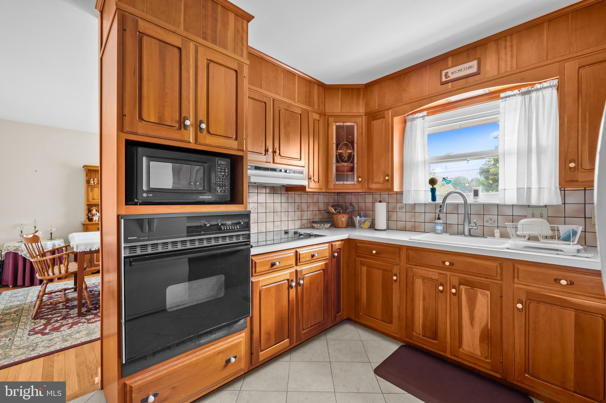 838 Whitner Road Reading, PA 19605 - Photo 7 of 23 Electric Cook Top