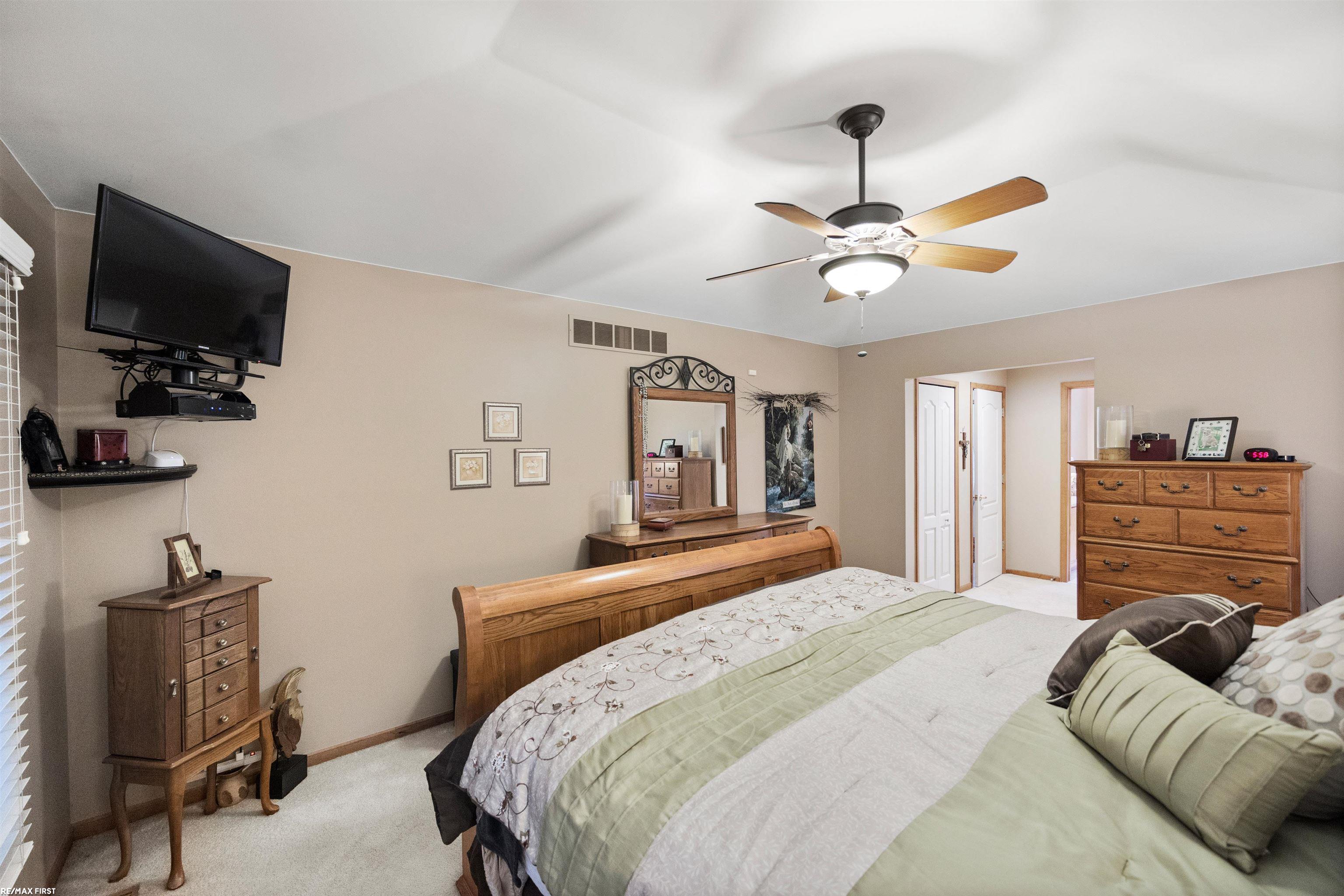 528 Misty Brook Lane Rochester Hills, MI 48307 - Photo 19 of 63