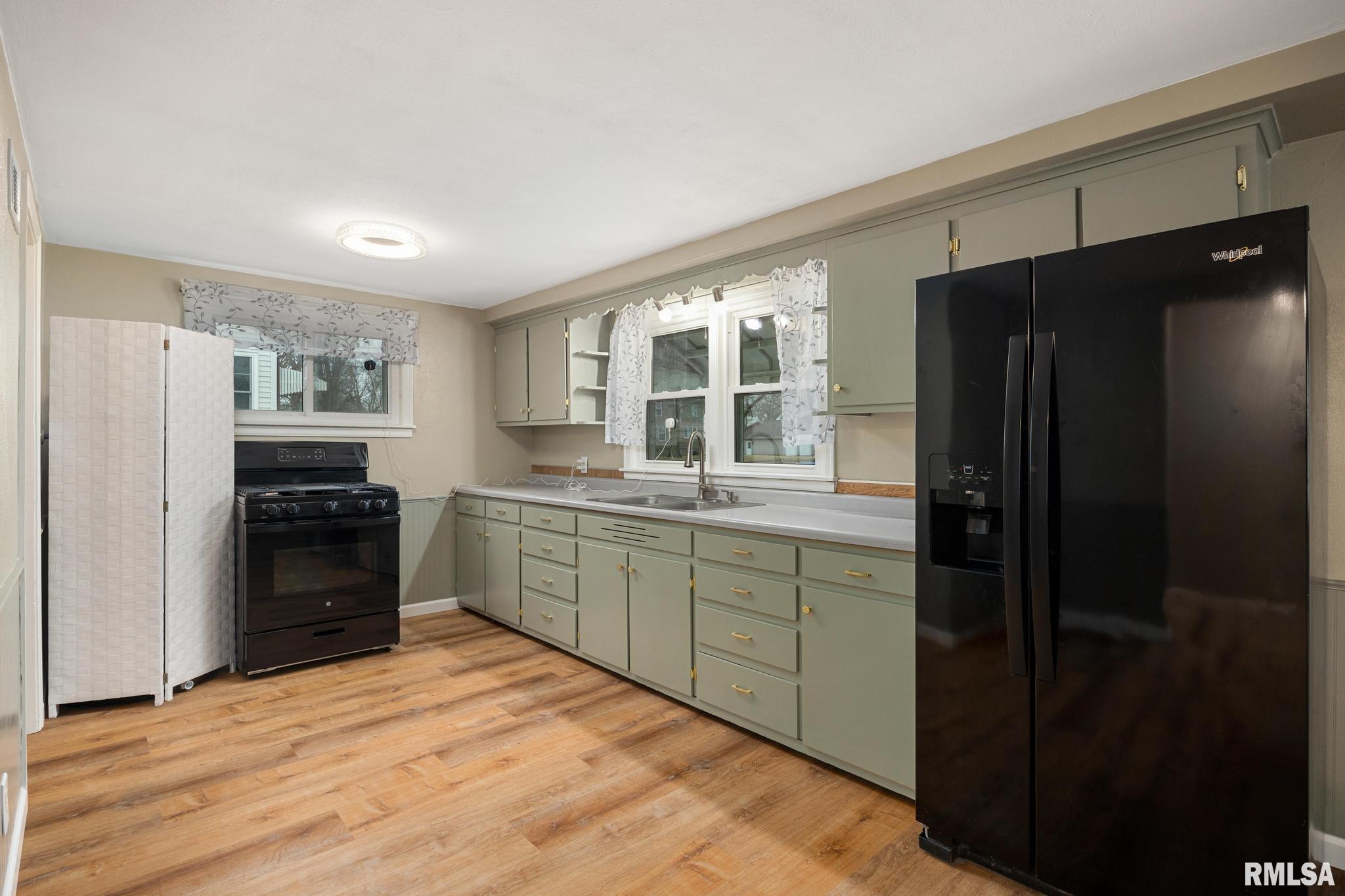 122 South Chestnut Street Tremont, IL 61568 - Photo 8 of 21