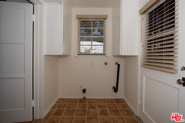 $950,000 | 5260 Parkglen Avenue, Los Angeles, CA 90043