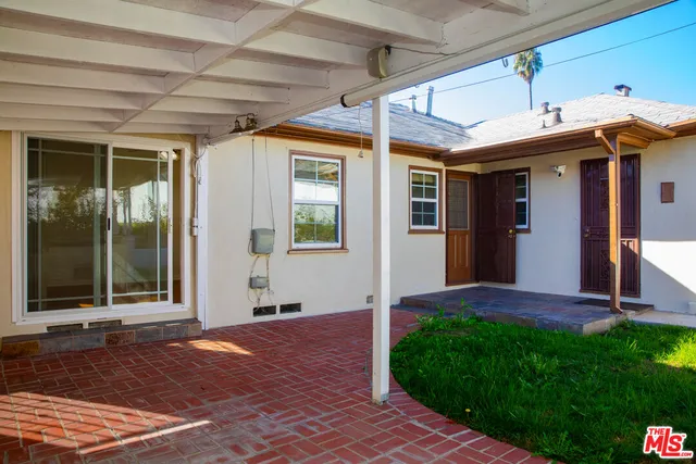 $950,000 | 5260 Parkglen Avenue, Los Angeles, CA 90043