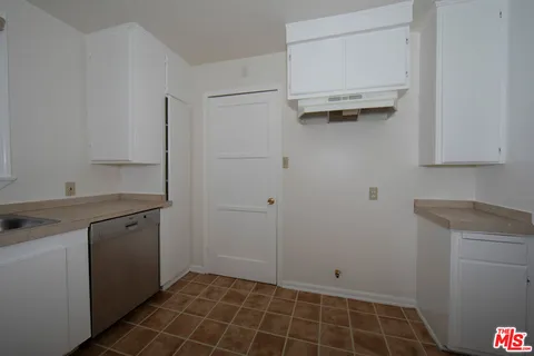 $950,000 | 5260 Parkglen Avenue, Los Angeles, CA 90043