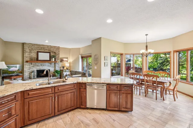 $649,999 | 144 Stacy Circle, Waconia, MN 55387