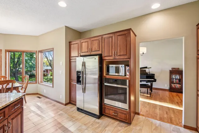 $649,999 | 144 Stacy Circle, Waconia, MN 55387