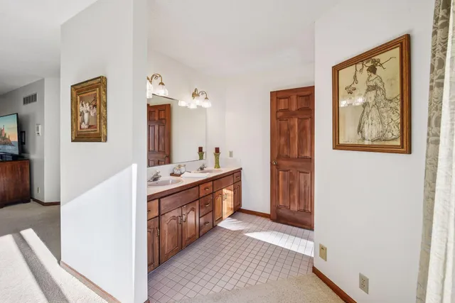 $649,999 | 144 Stacy Circle, Waconia, MN 55387