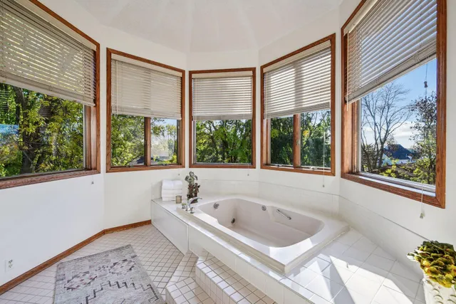 $649,999 | 144 Stacy Circle, Waconia, MN 55387