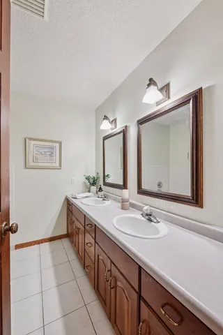 $649,999 | 144 Stacy Circle, Waconia, MN 55387