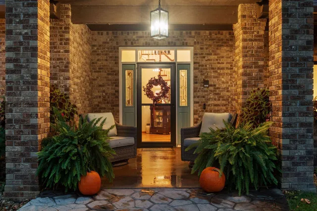 $649,999 | 144 Stacy Circle, Waconia, MN 55387