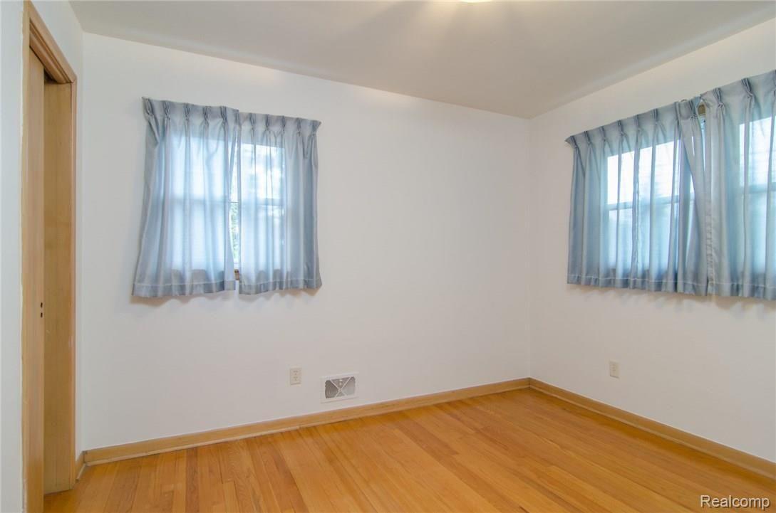 10893 Stark Road Livonia, MI 48150 - Photo 13 of 38 GRU_1190.jpg