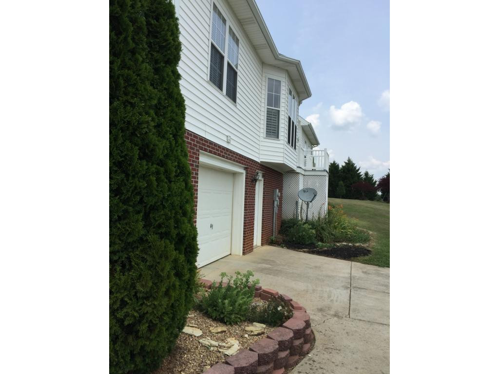 1075 Mt Hebron Road Greeneville, TN 37743 - Photo 4 of 22 Photo 4
