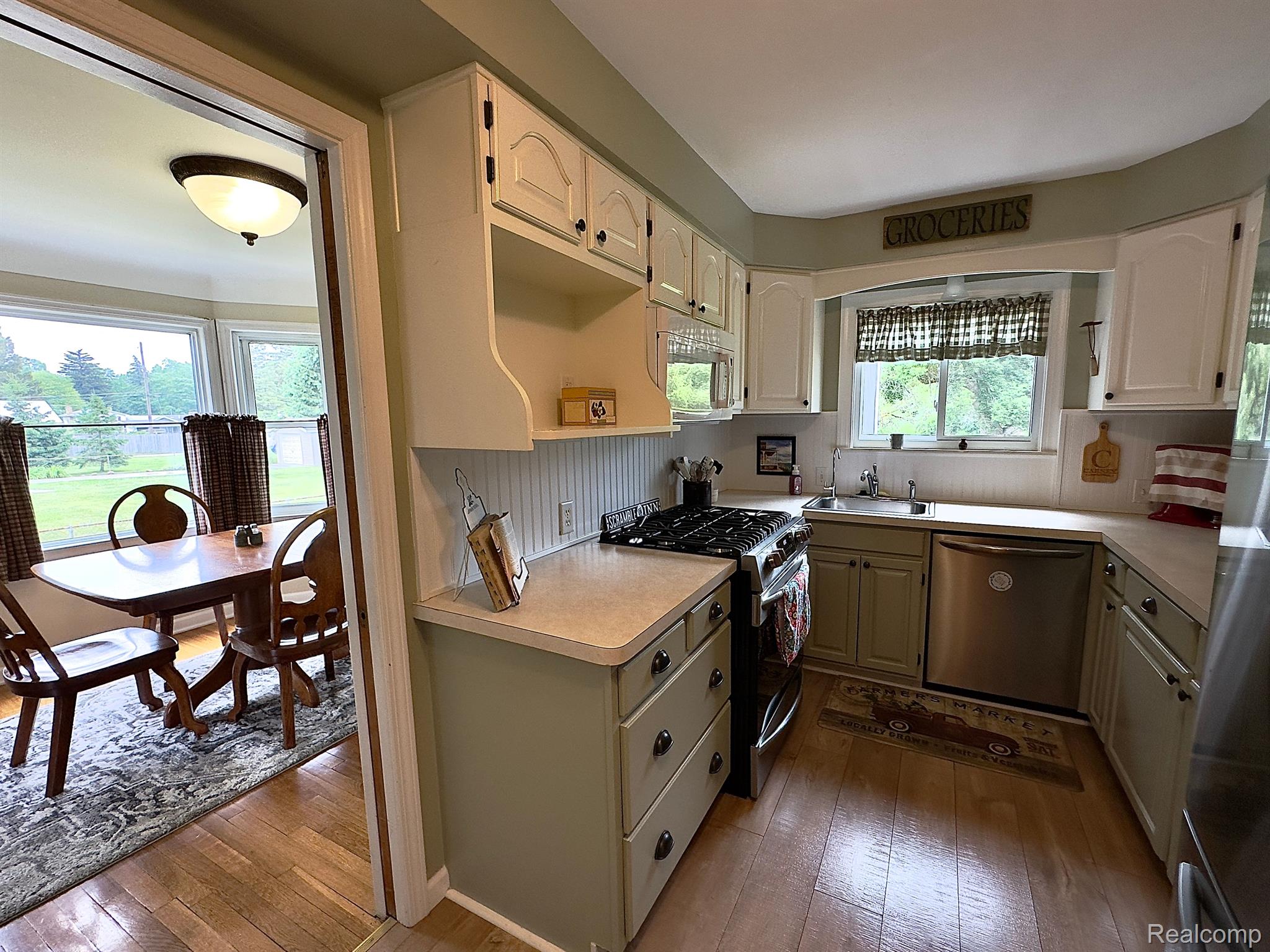 5236 Davison Road Burton, MI 48509 - Photo 14 of 37 Gallery Image 14