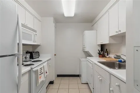 $229,000 | 2100 St Charles Avenue, Unit 7A, New Orleans, LA 70130