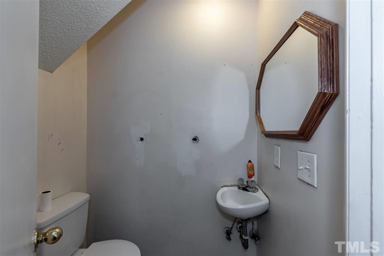 5605 Continental Way Raleigh, NC 27610 - Photo 7 of 22 Gallery Image 7