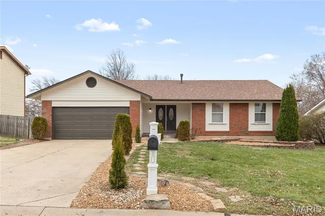 $374,900 | 11 Lost Dutchman Drive, St. Peters, MO 63376