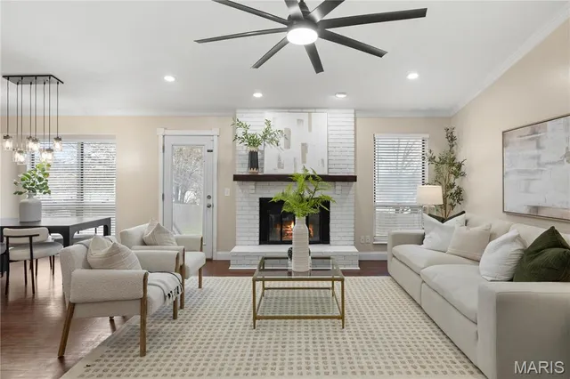 $374,900 | 11 Lost Dutchman Drive, St. Peters, MO 63376