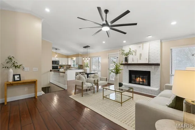 $374,900 | 11 Lost Dutchman Drive, St. Peters, MO 63376