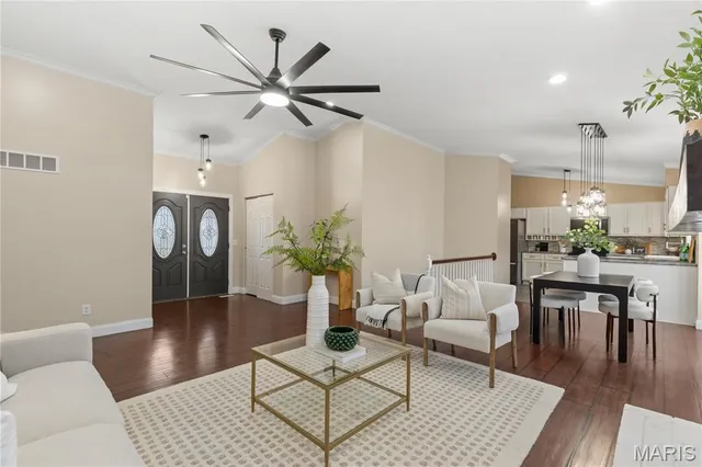 $374,900 | 11 Lost Dutchman Drive, St. Peters, MO 63376