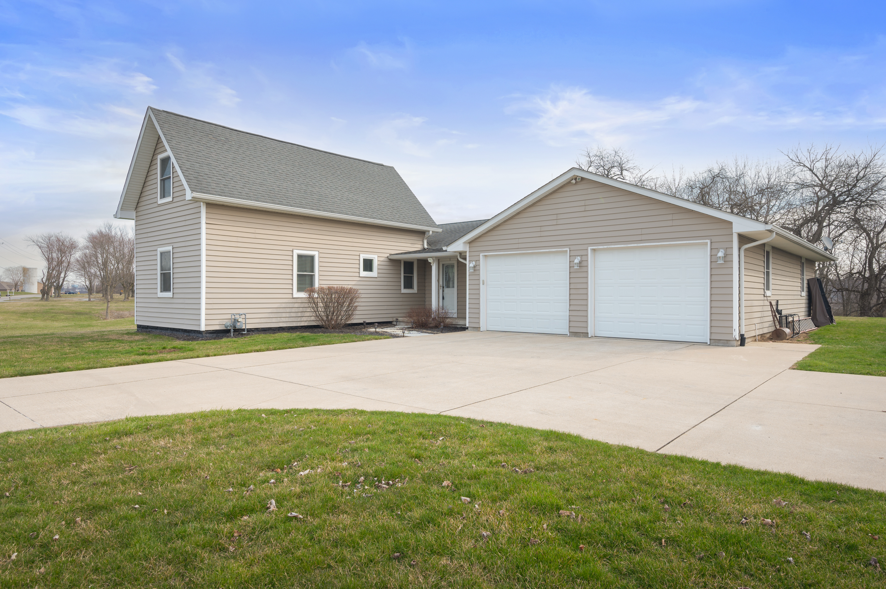 700 North Pendleton Avenue Pendleton, IN 46064 - Photo 1 of 28
