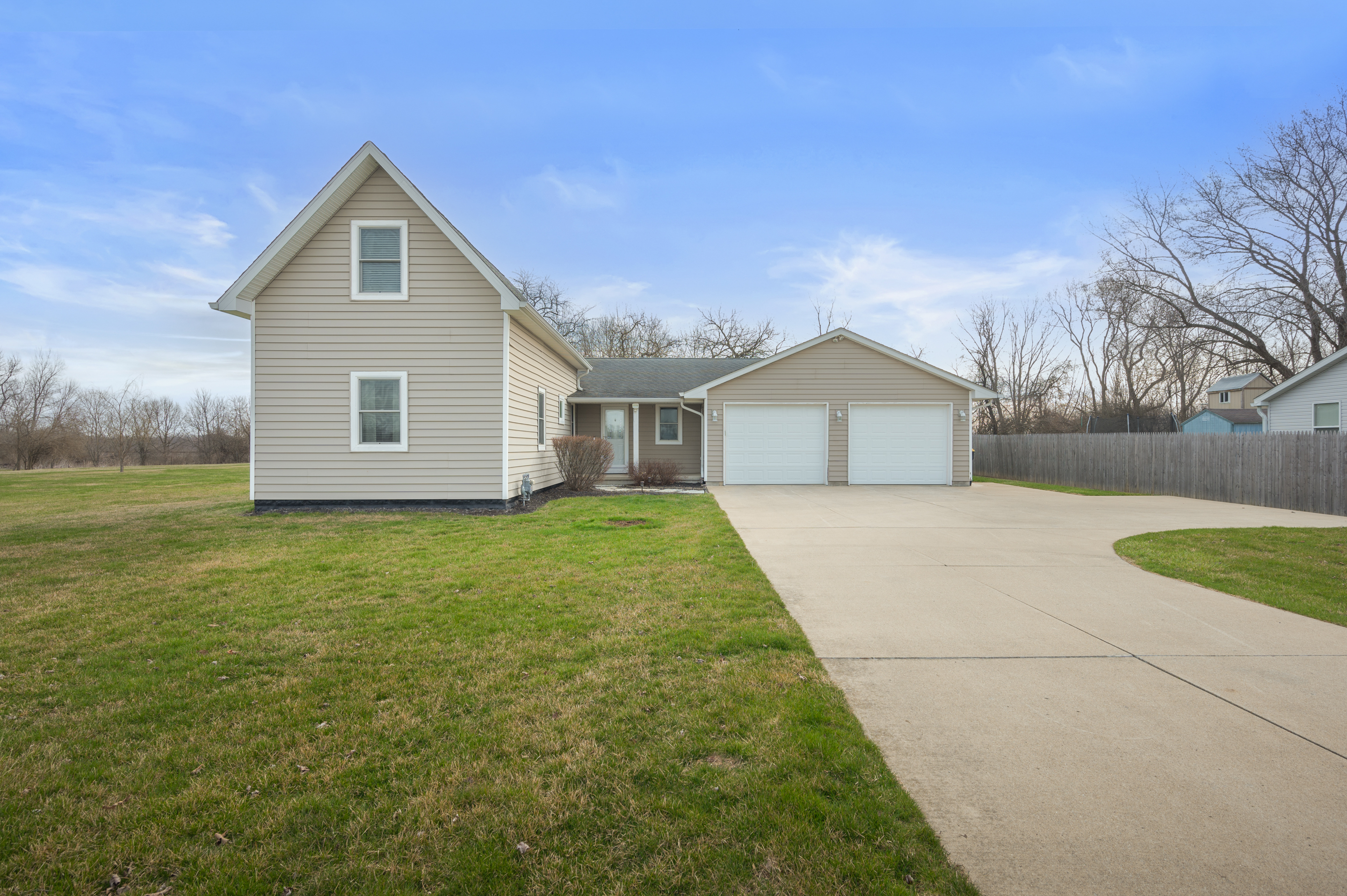 700 North Pendleton Avenue Pendleton, IN 46064 - Photo 2 of 28