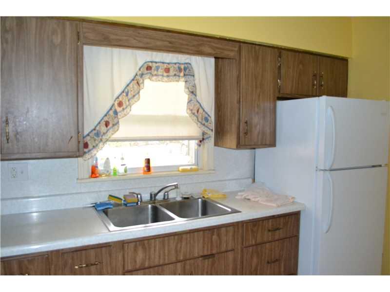 127 Ridgeview Drive Aliquippa, PA 15001 - Photo 2 of 12 Kitchen.