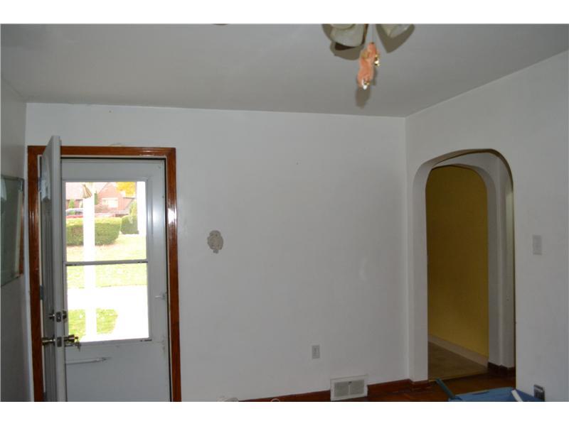 127 Ridgeview Drive Aliquippa, PA 15001 - Photo 8 of 12 Family Room.