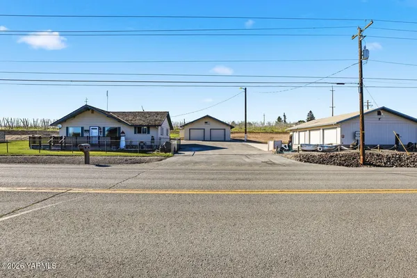 $450,000 | 12708 Tieton Drive, Yakima, WA 98908