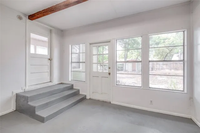 a view of empty room with window