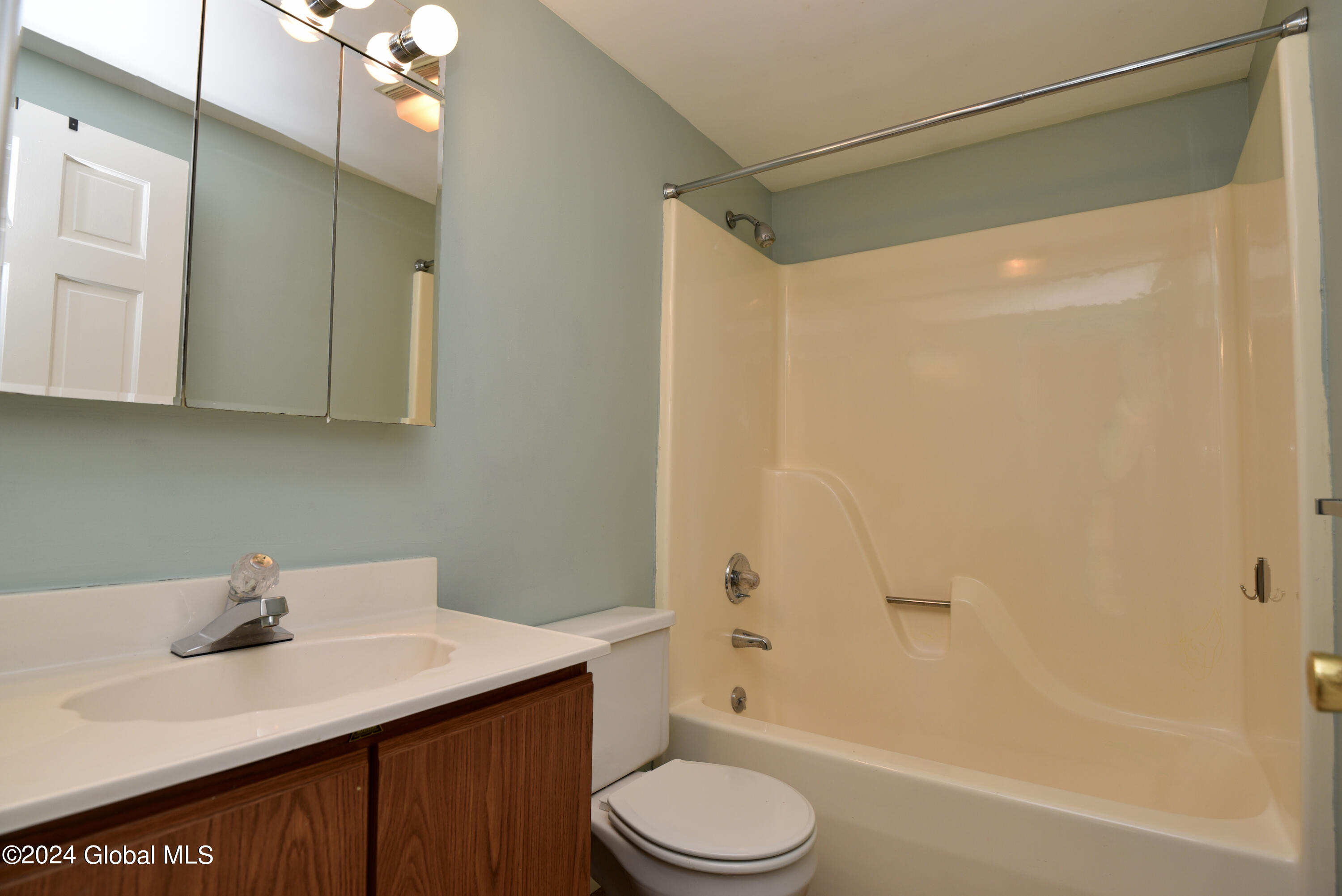 35 Thimbleberry Road Malta, NY 12020 - Photo 34 of 48 34