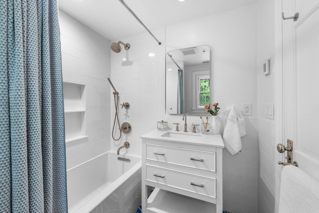 127 Prospect Street Wellesley, MA 02481 - Photo 23 of 40