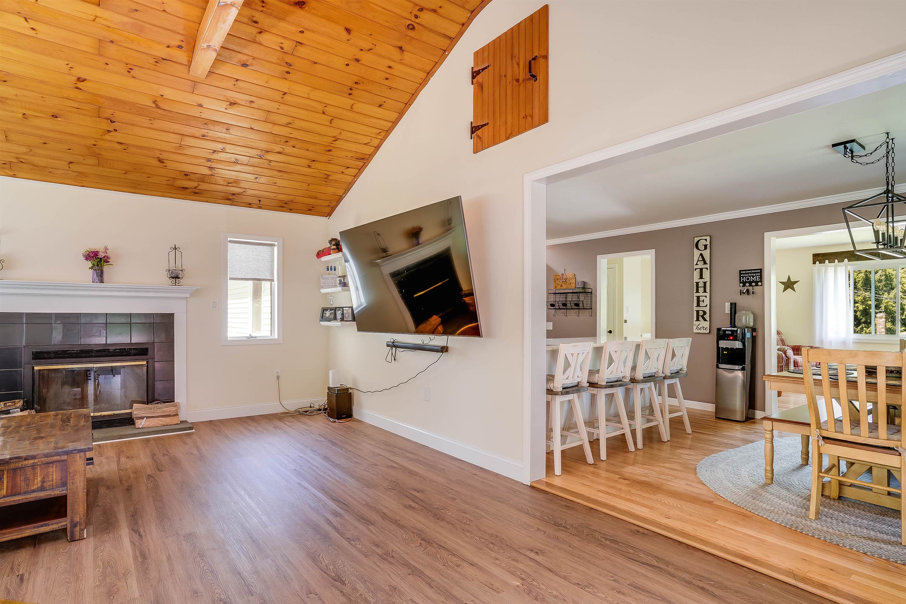 99 Gilhaven Road Manchester, NH 03104 - Photo 8 of 40