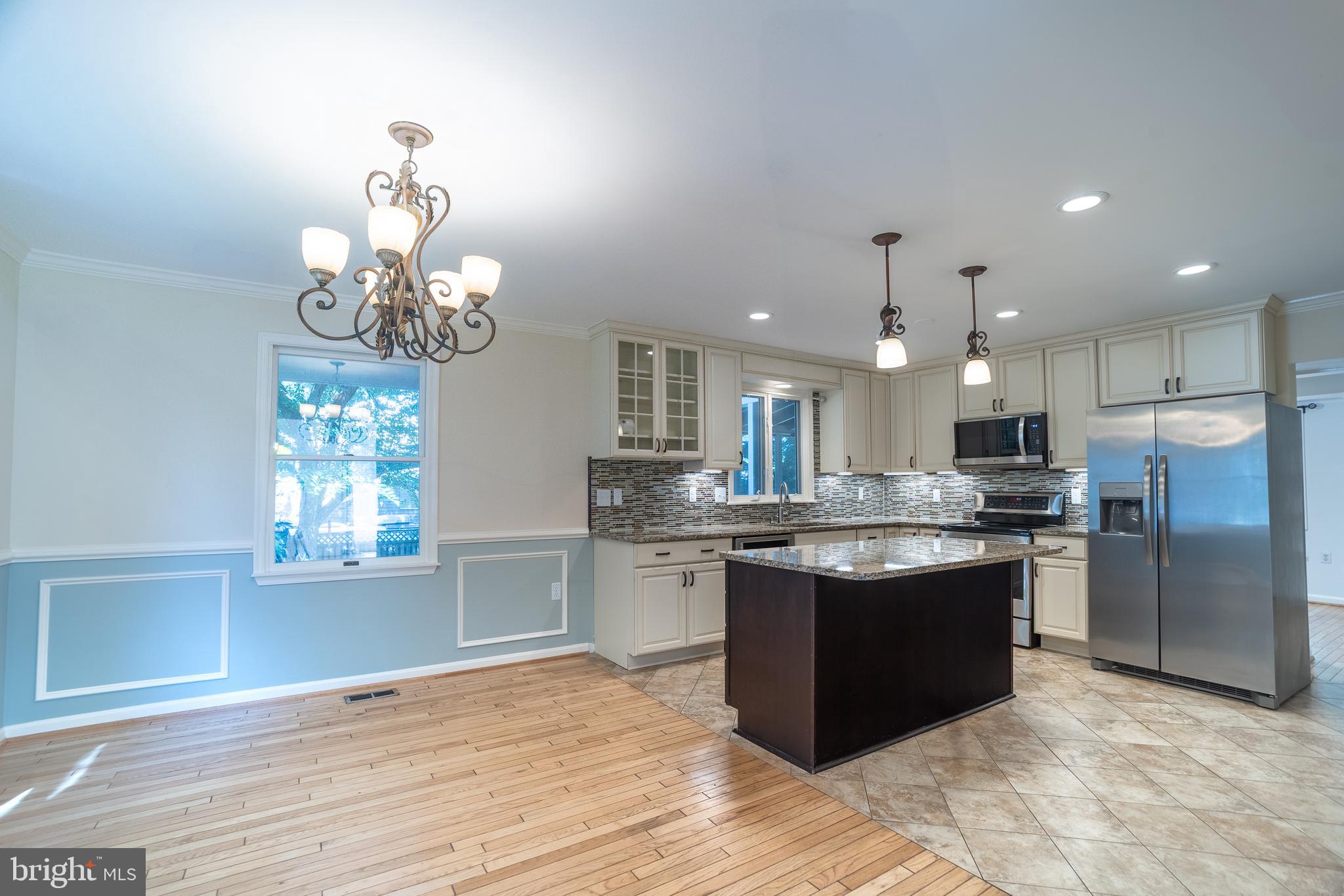 1233 Cooper Station Road Herndon, VA 20170 - Photo 11 of 27 Kitchen & Dining Room
