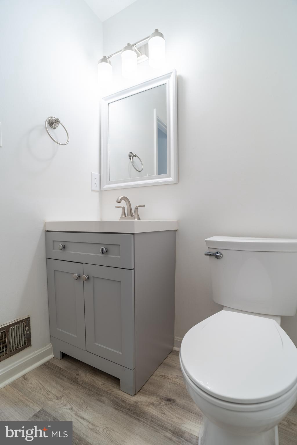 1233 Cooper Station Road Herndon, VA 20170 - Photo 9 of 27 Powder Room