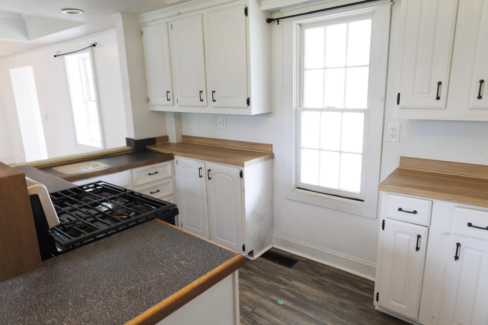 22 Booker Street Thomaston, ME 04861 - Photo 11 of 32
