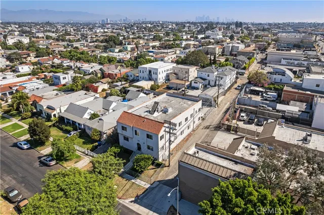 $2,800 | 1858 South Orange Drive, Unit 6, Los Angeles, CA 90019