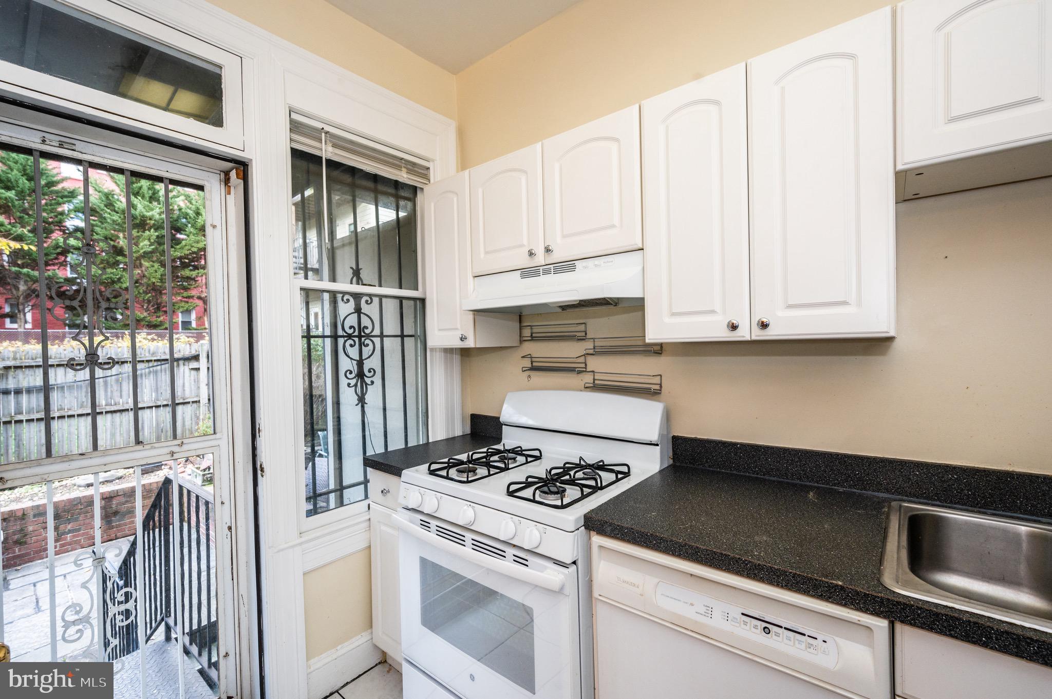 1713 Euclid Street Northwest, Unit 2 Washington, DC 20009 - Photo 2 of 21